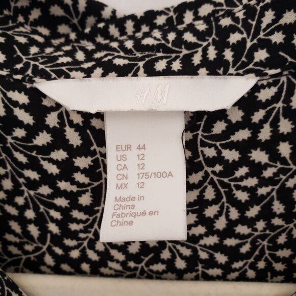 H&M Black and Beige Leaf Pattern Collar Button Up Long Sleeve Blouse Size 12 - Picture 3 of 13